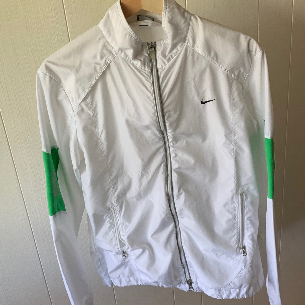 nike waterproof running jacket